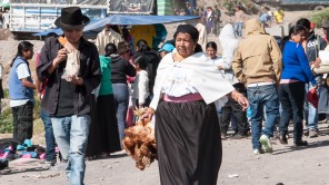 Otavalo: Markt so weit das Auge reicht